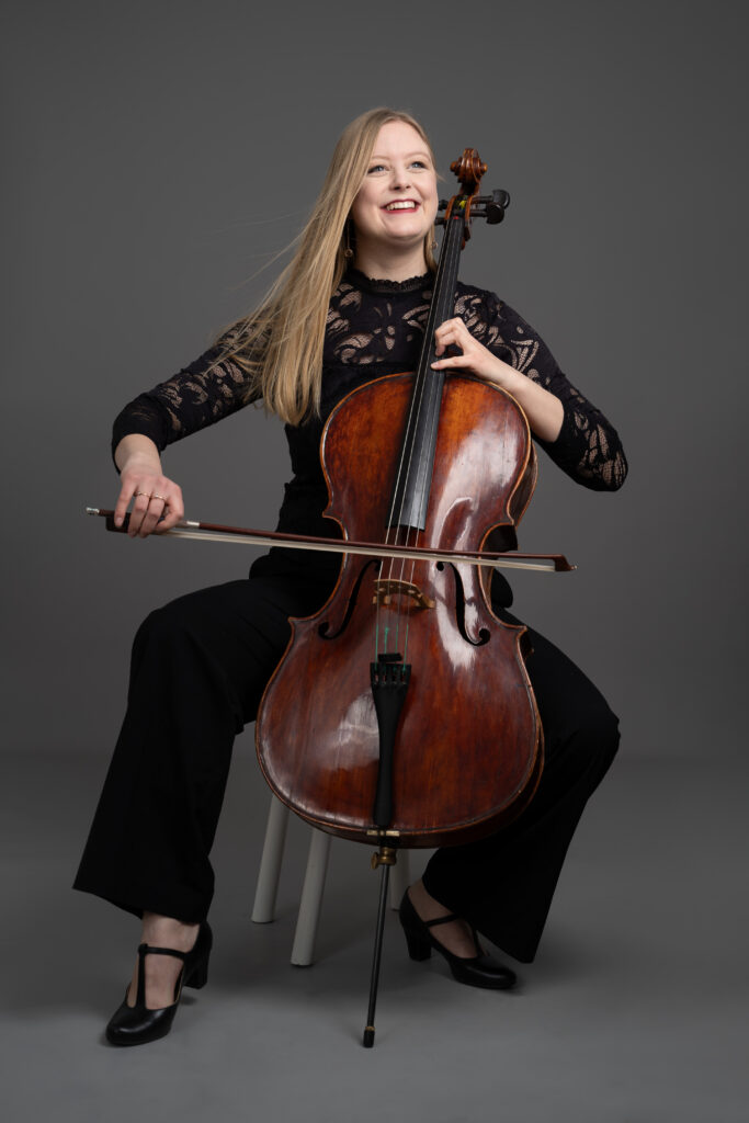Nina Morel Cellist Portrait Photo