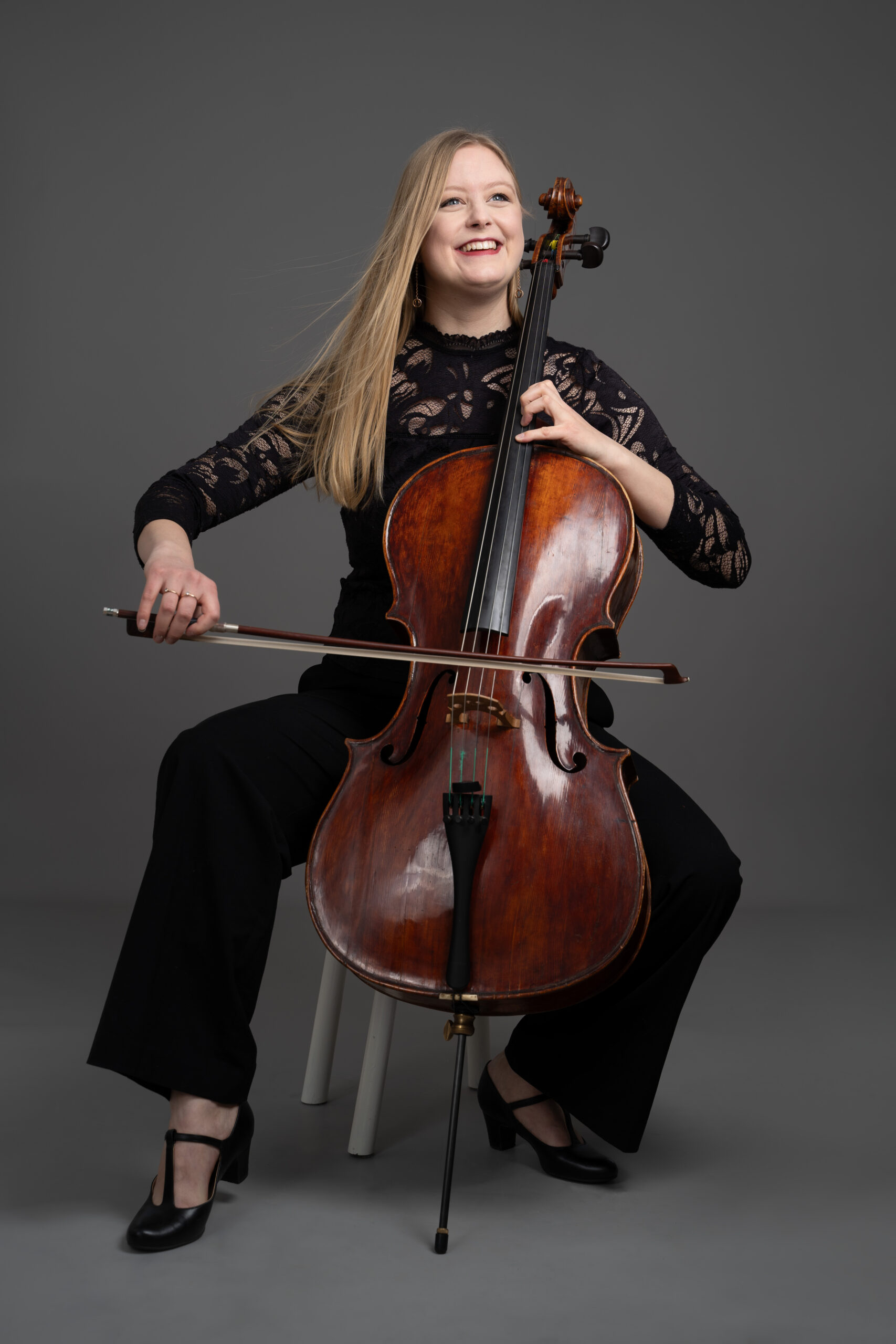 Nina Morel Cellist Portrait Photo